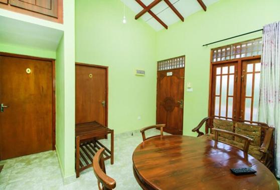 Airport Green View Resort Andiambalama Exterior foto