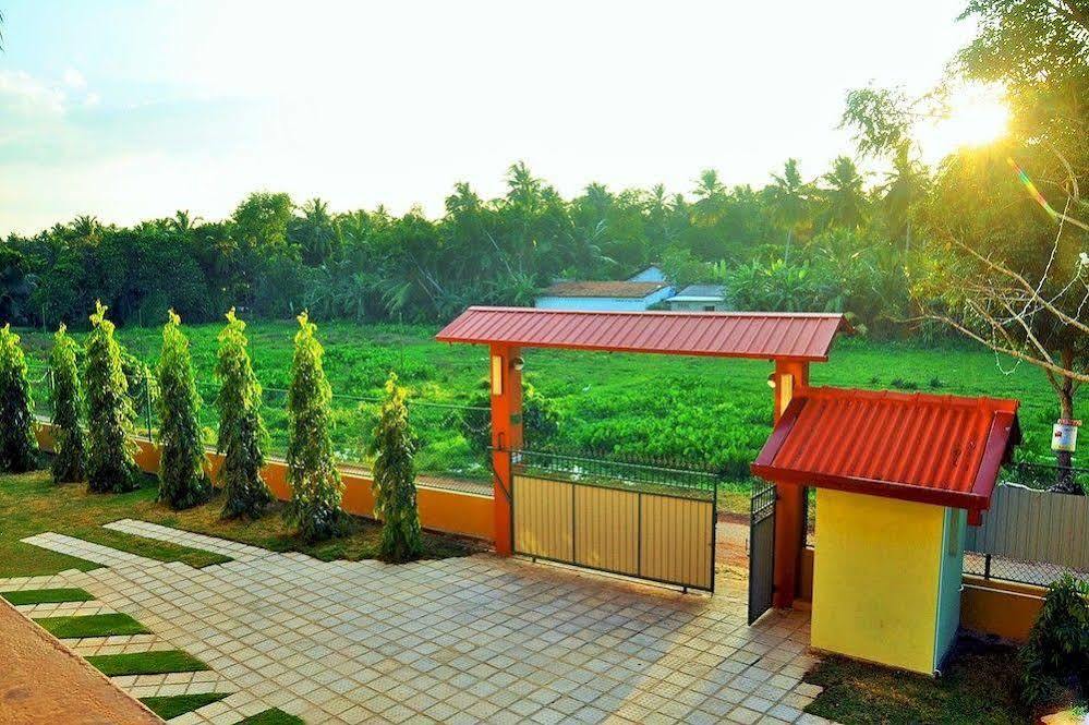 Airport Green View Resort Andiambalama Exterior foto