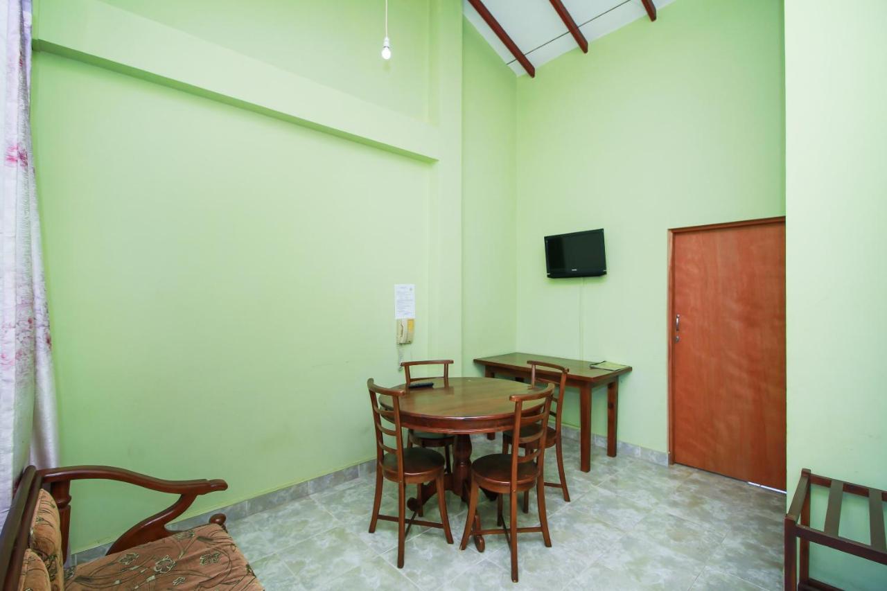 Airport Green View Resort Andiambalama Exterior foto